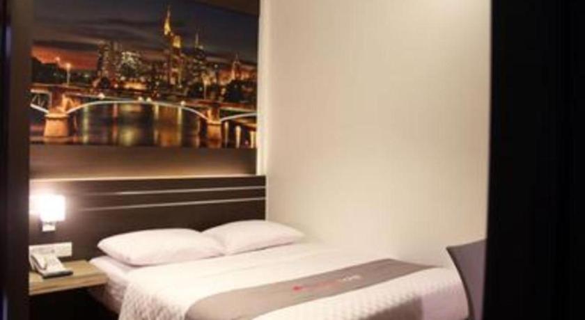 Neotel Hotel City Centre Tanjung Redep Εξωτερικό φωτογραφία